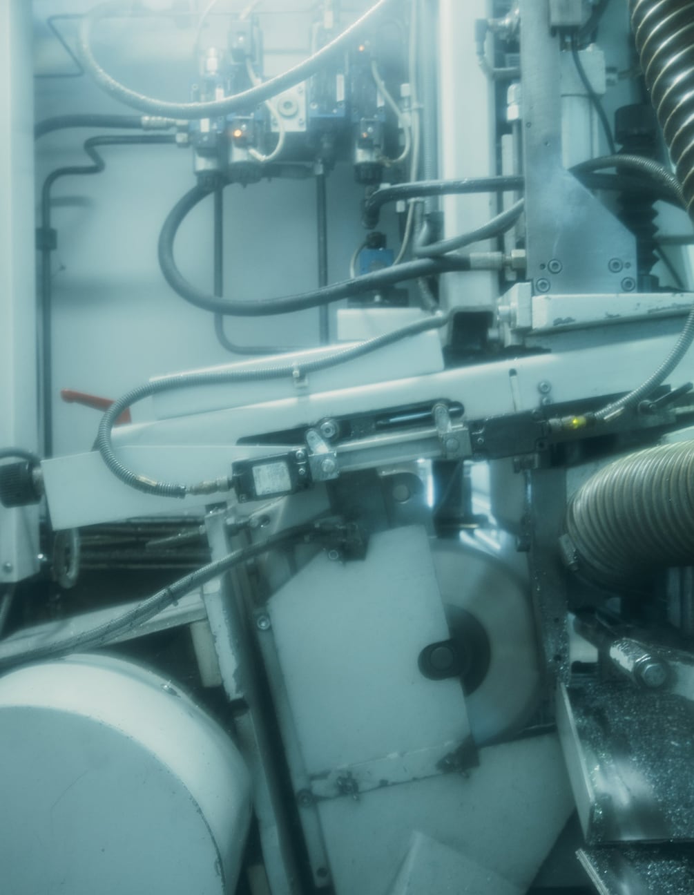 Durable <br>Extensive in-house manufacturing, strong materials expertise and precise production processes create robust, low-maintenance components that function reliably even under extreme conditions